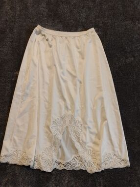 Shadowline Vintage Half Slip Small Tall Cutout Hem